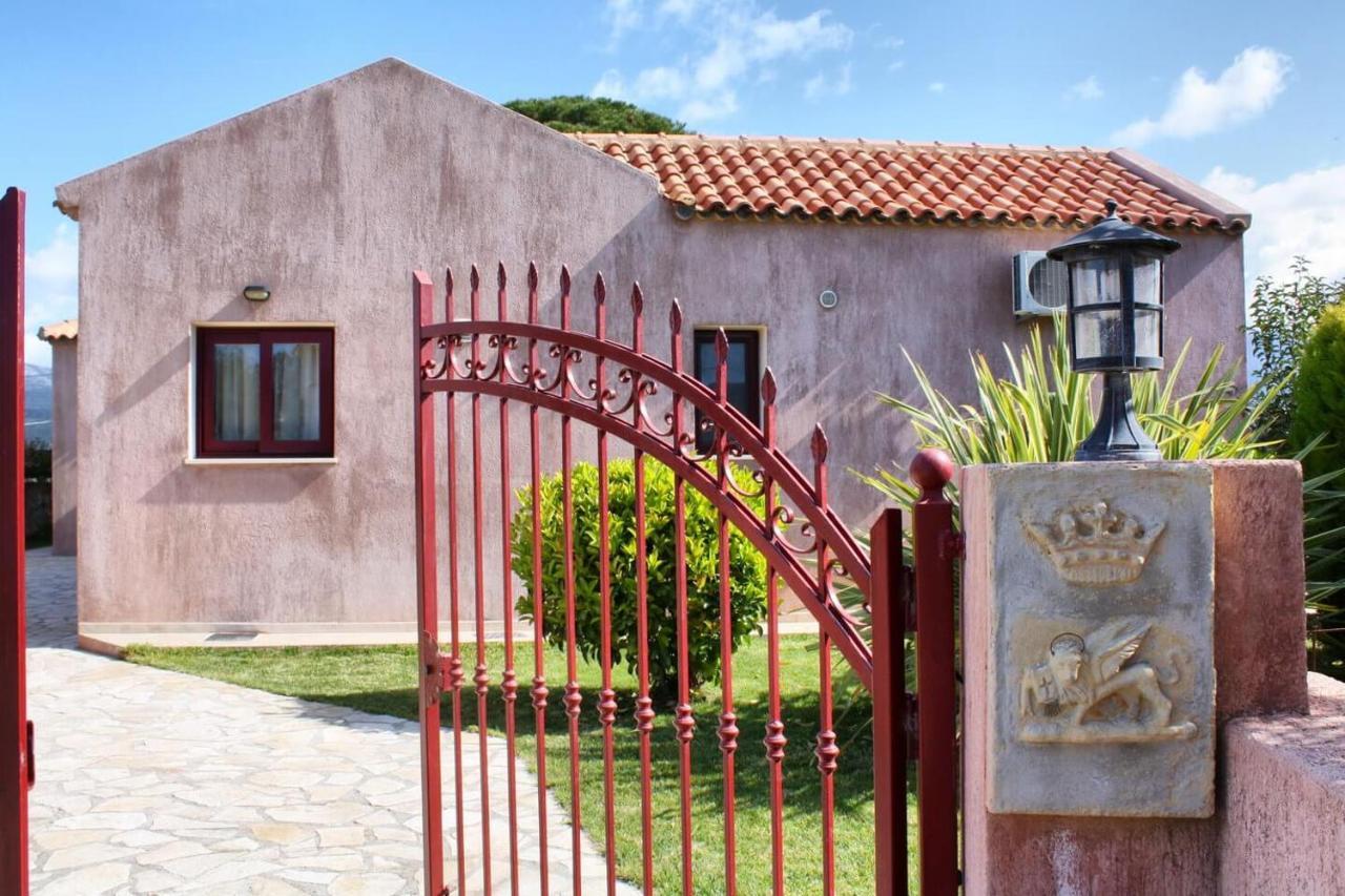 Villa Cottage Kantrillies Fokata Exteriör bild