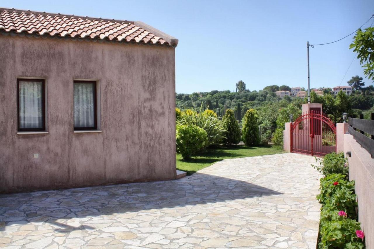 Villa Cottage Kantrillies Fokata Exteriör bild