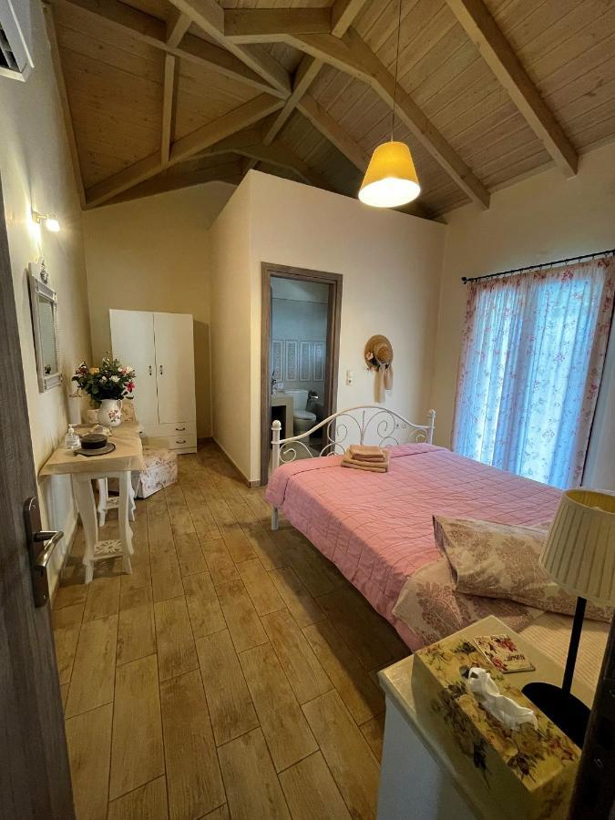 Villa Cottage Kantrillies Fokata Exteriör bild